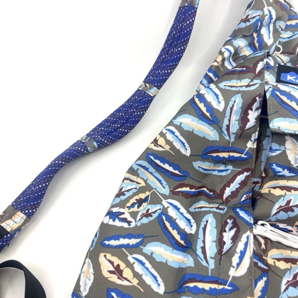 KAVU Gray & Blue Feathers Original Rope Sling Bag Crossbody Backpack EUC - Picture 4 of 8